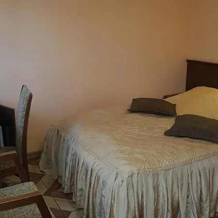 Goscinne Akacja Bed & Breakfast Polanica-Zdroj