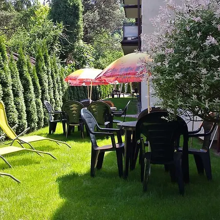 Goscinne Akacja Oda ve Kahvaltı Polanica-Zdroj