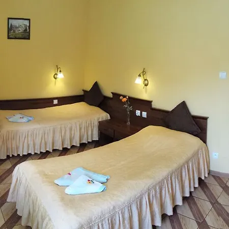 Goscinne Akacja Bed & Breakfast 3*