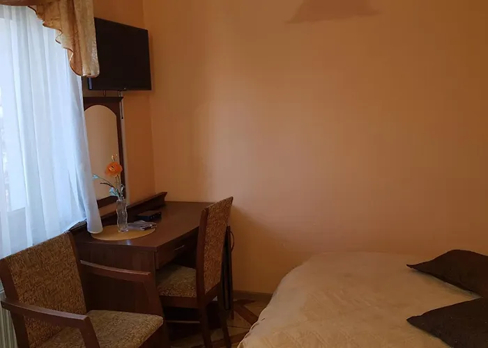 Goscinne Akacja Bed & Breakfast