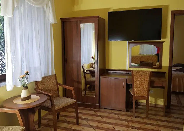 Goscinne Akacja Bed & Breakfast Polanica-Zdroj