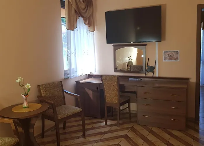 Goscinne Akacja Bed & Breakfast 3*